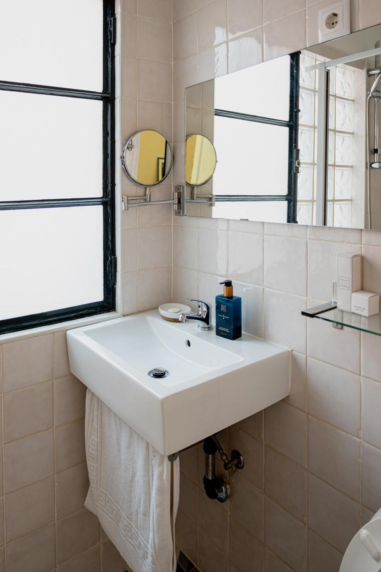 Angels Homes-N27, 3ºfloor - Bairro Tipico, Centro Lisboa Luaran gambar