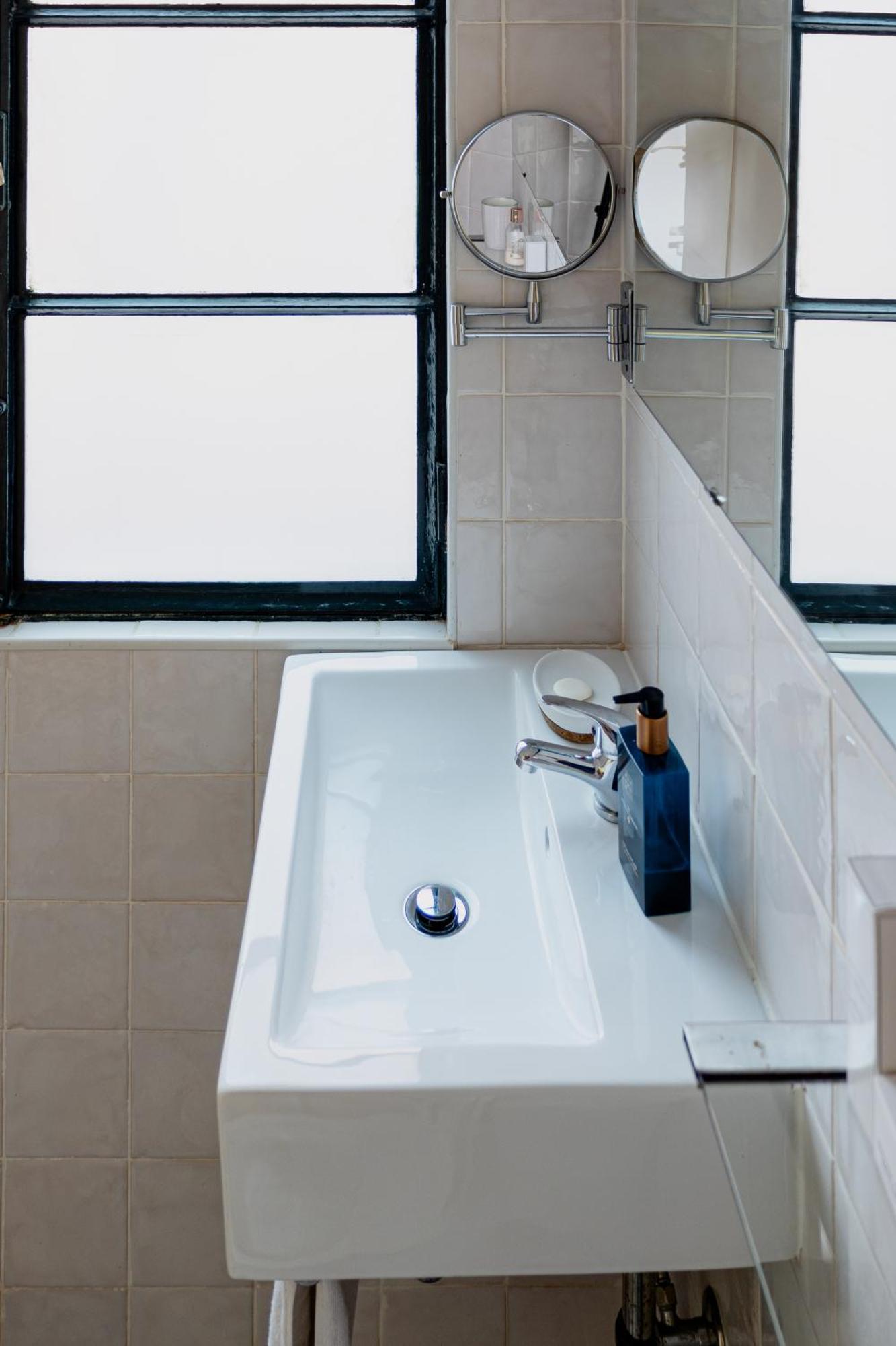 Angels Homes-N27, 3ºfloor - Bairro Tipico, Centro Lisboa Luaran gambar