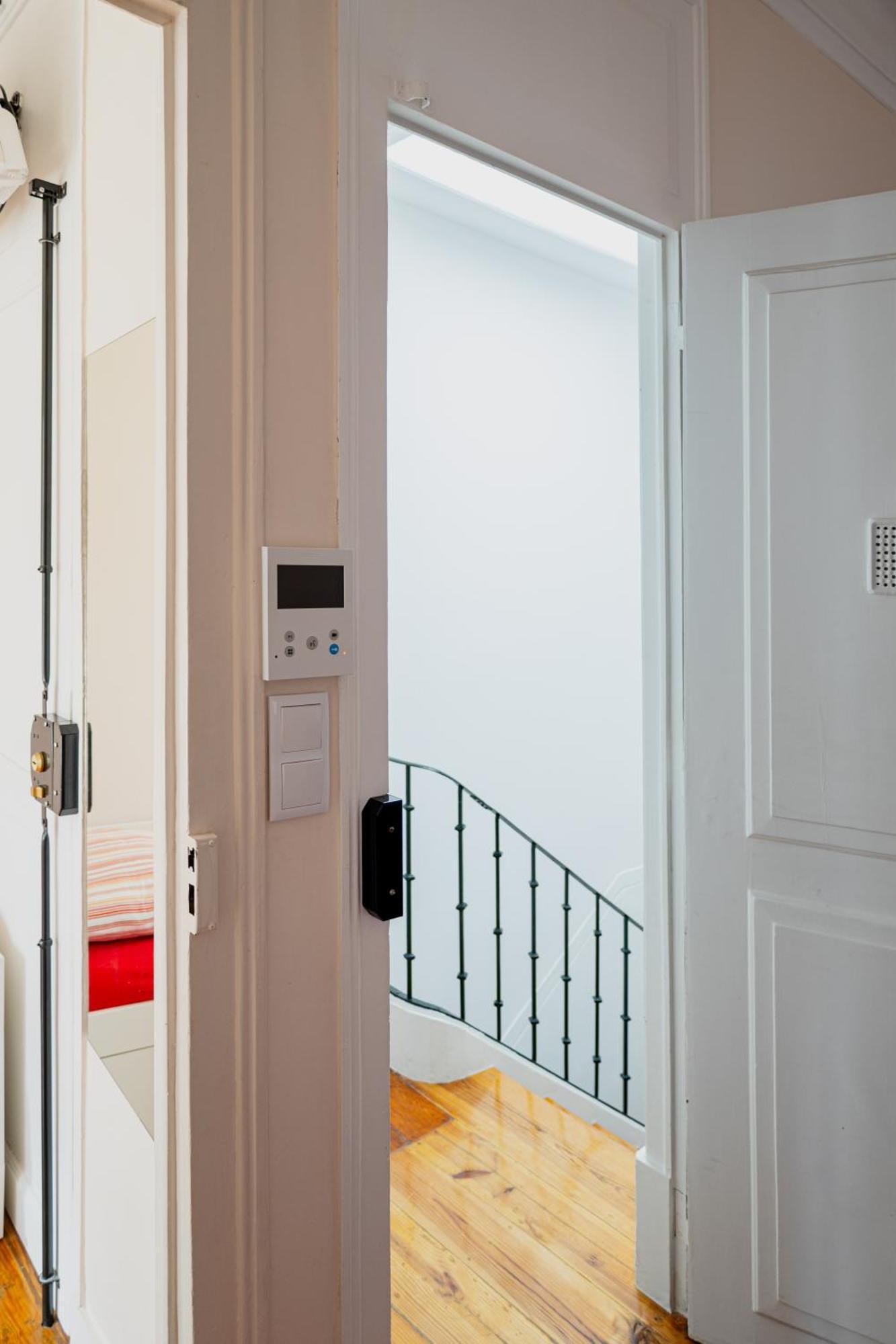 Angels Homes-N27, 3ºfloor - Bairro Tipico, Centro Lisboa Luaran gambar